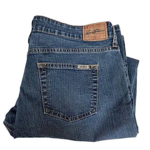 Levi Strauss stretch low rise bootcut short misses jeans size 12 - Picture 3 of 6